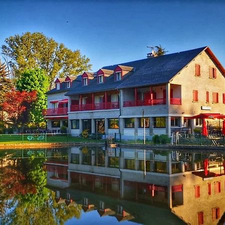Le Lac Des Moines Condat  Luaran gambar