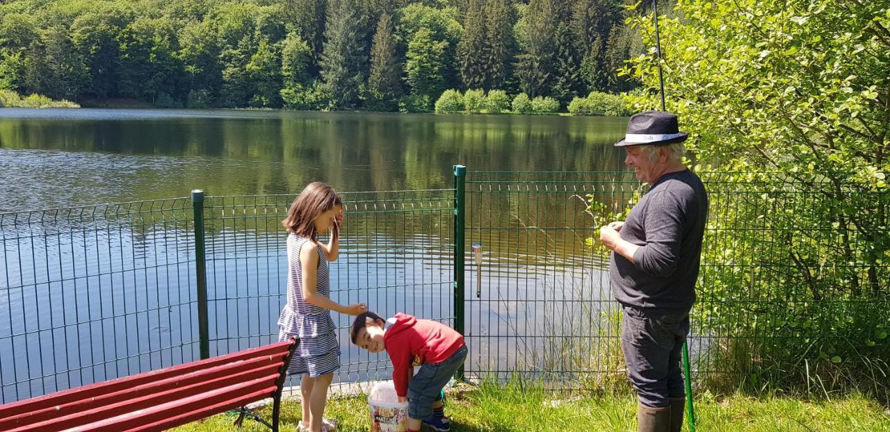 Le Lac Des Moines Condat  Luaran gambar