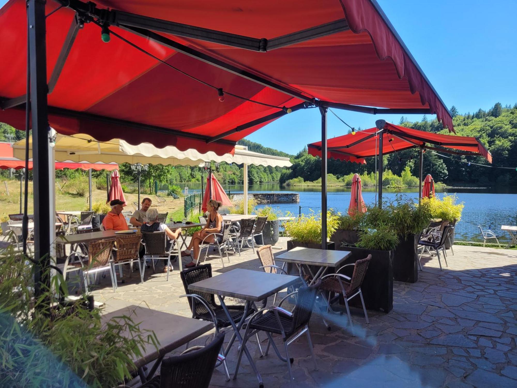 Le Lac Des Moines Condat  Luaran gambar