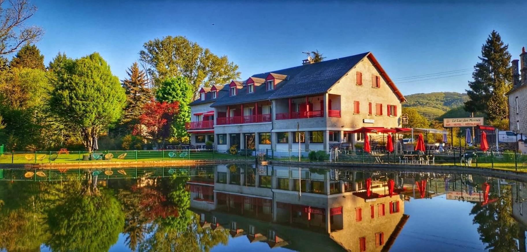 Le Lac Des Moines Condat  Luaran gambar