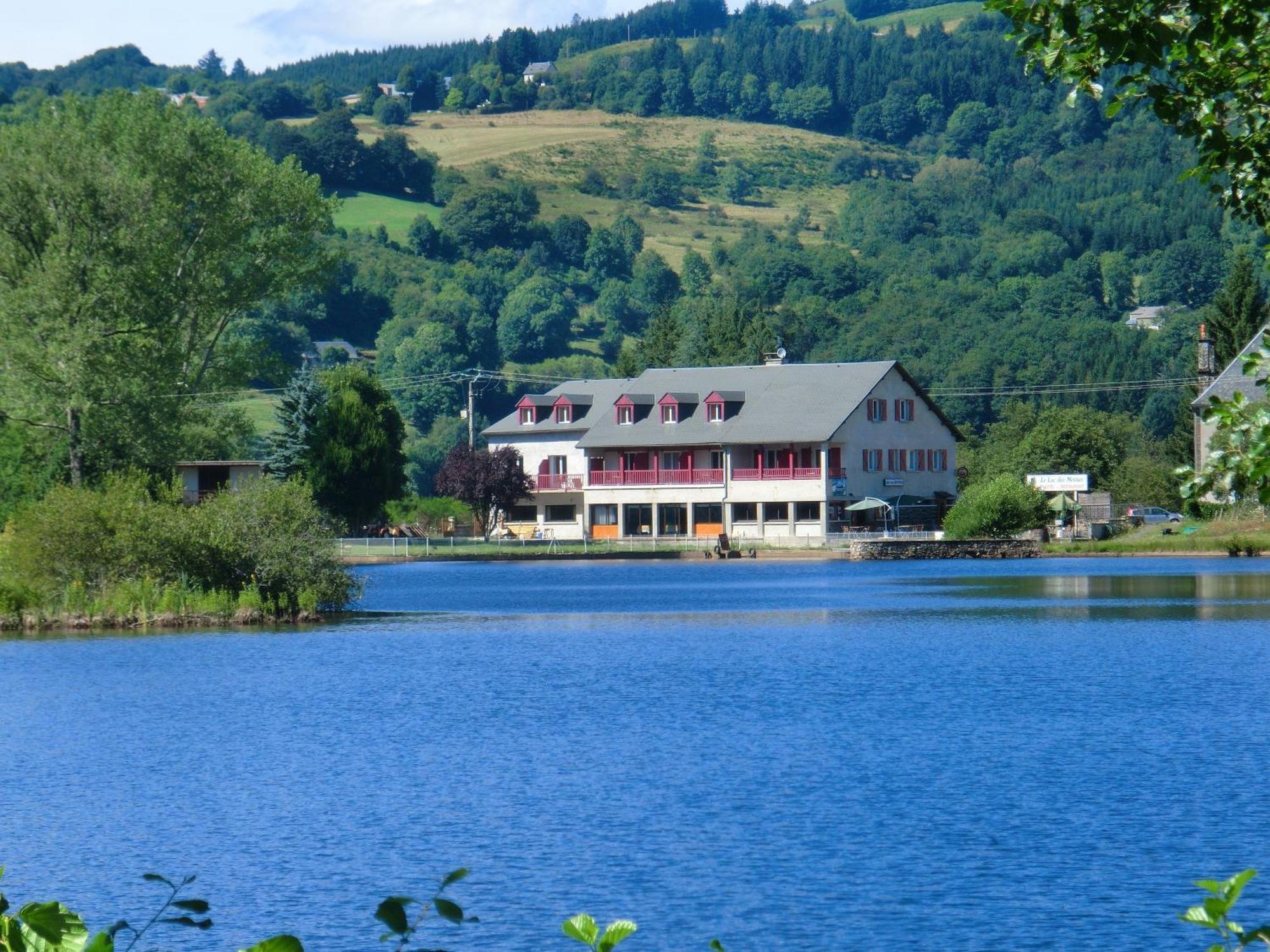 Le Lac Des Moines Condat  Luaran gambar
